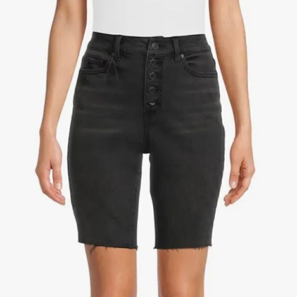 Time and tru black distressed Bermuda button fly shorts 8
